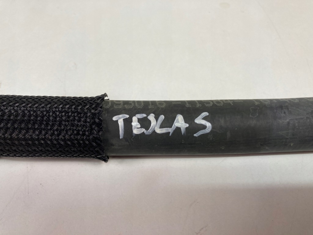 Пабтрубок  труба насоса воды радиатора tesla s рестайлинг Недорого