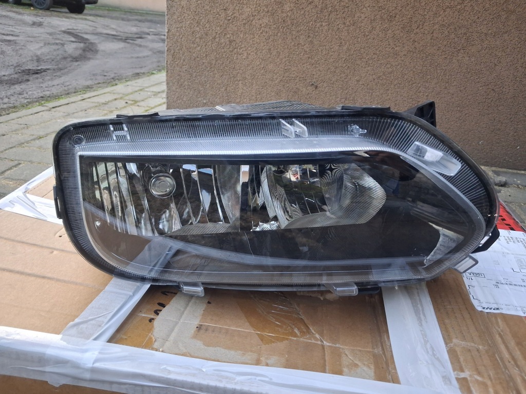 фото №1, Dacia spring 2021- лампи перед góra i dół права