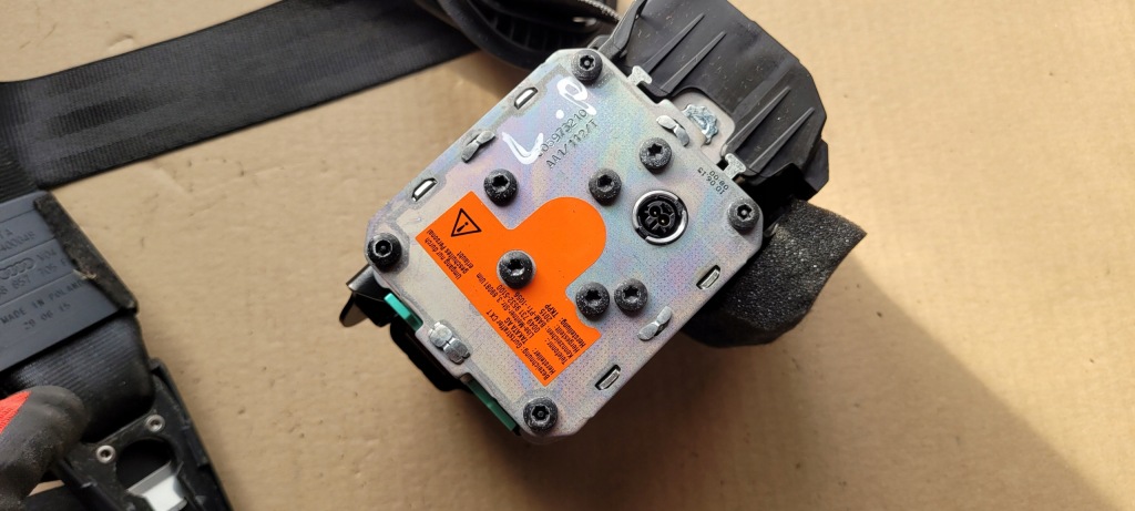 A6 c7 4g рестайлінг  ремінь безпеки ліве перед 4g8857705f Недорого