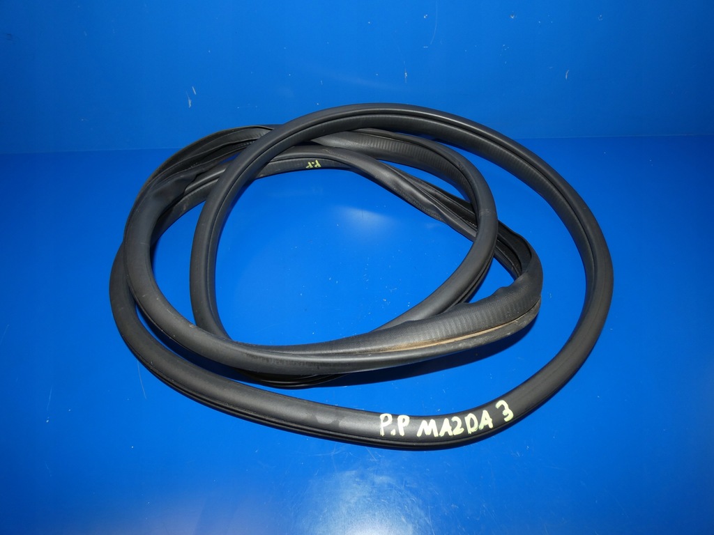 фото №1, Mazda 3 iii bm 13- прокладка дверь правый перед