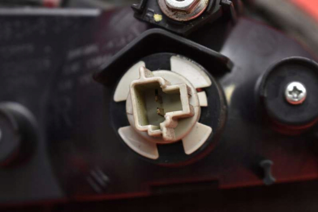 фото №8, Лампа правая задняя задняя 132-41095 mazda 6 2 ii gh kombi 07-12