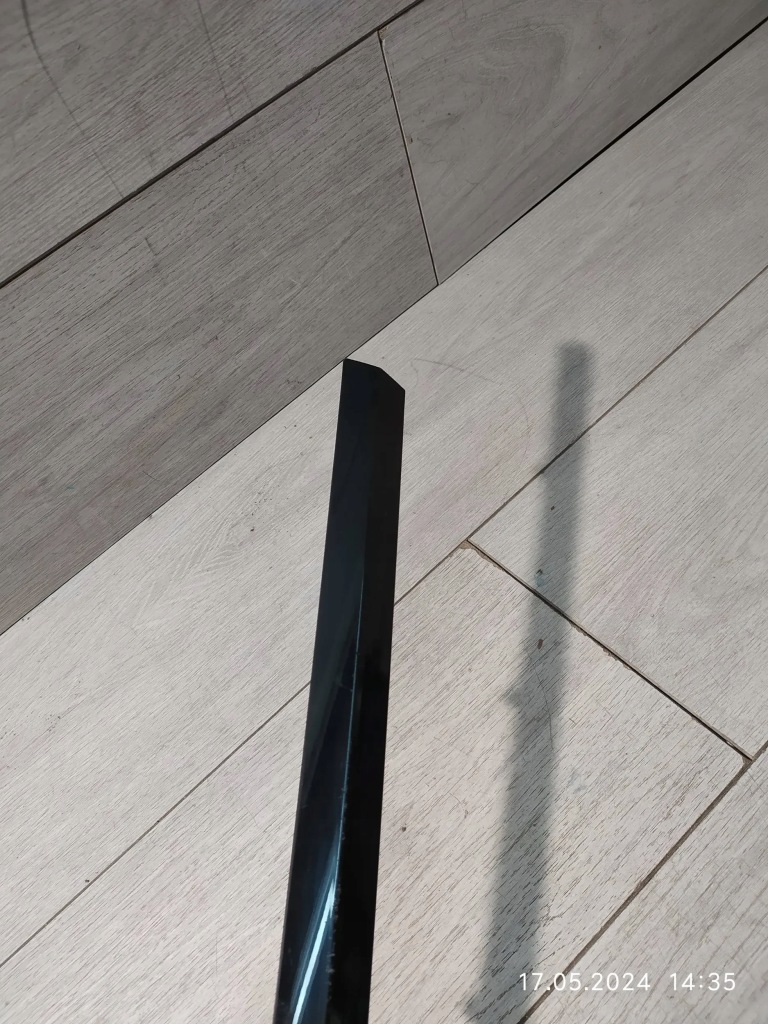 8378. bentley continental молдинг двері праві перед 3sd853516 Ціна