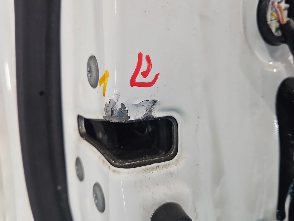 фото №16, Двері перед ліва toyota auris ii kombi білий 040