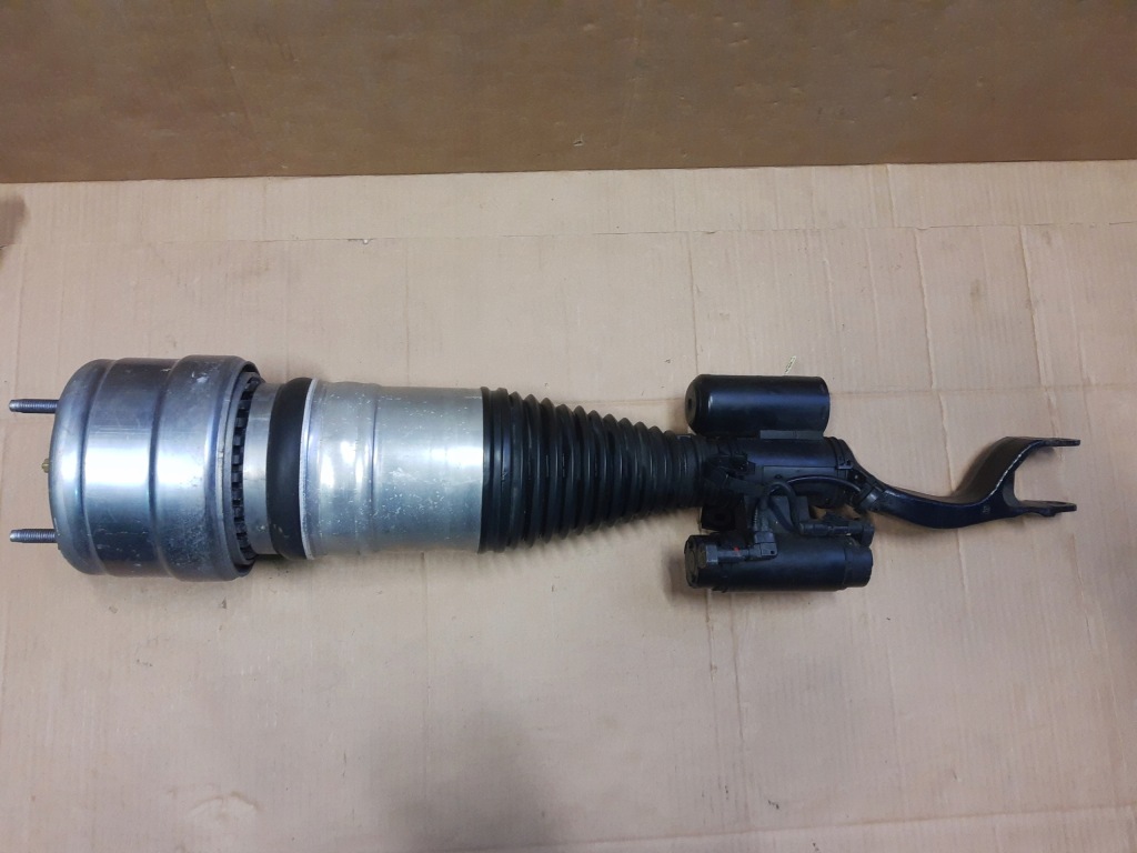 фото №11, Mercedes glc x253 левый передний амортизатор airmatic оригинал