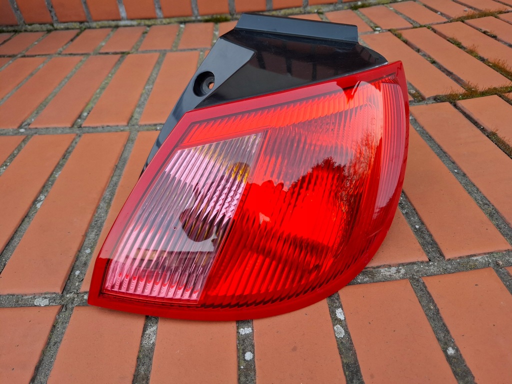 фото №1, Mitsubishi colt 04-08 3двері лампа задня задня права