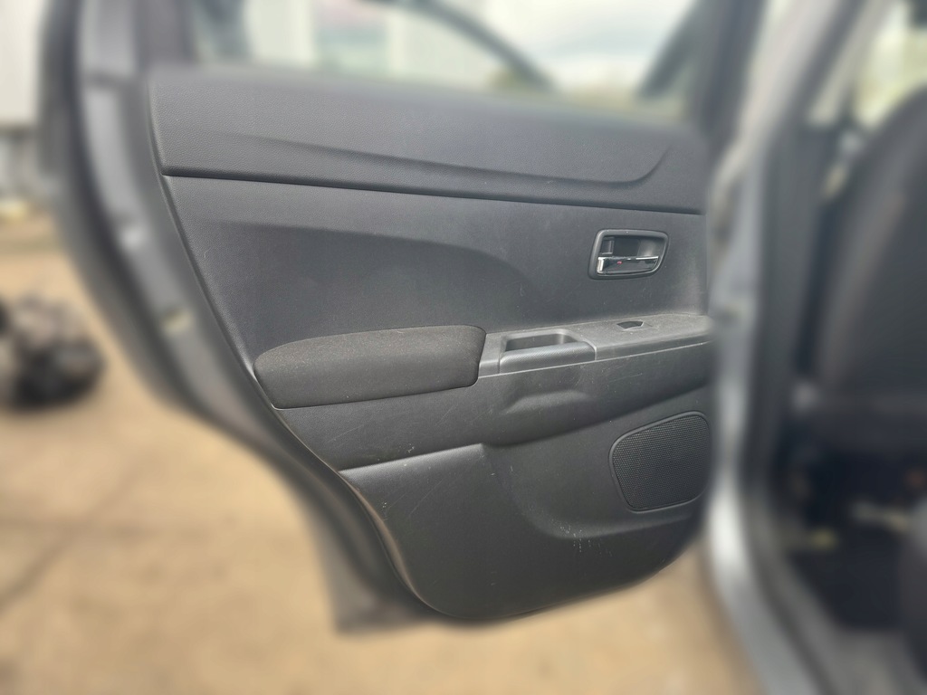 фото №5, Mitsubishi asx i комплект обшивка дверей дверь обшивки обшивка обивка