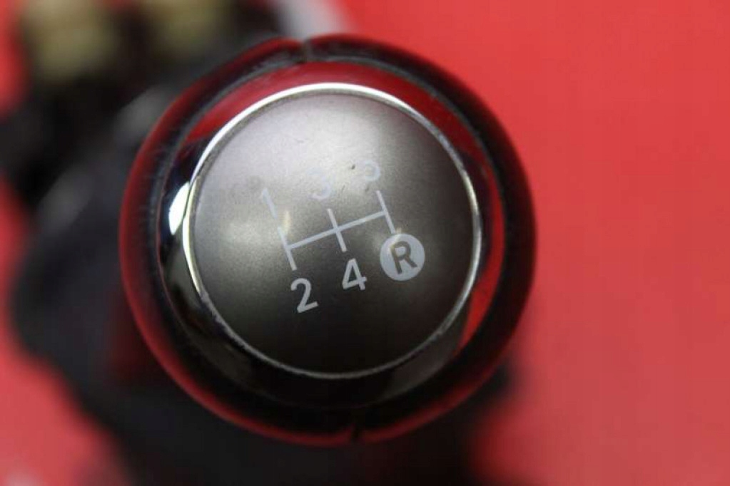 Кулиса  кулиса передач 5 передача 33530-0d040-b toyota yaris 3 3 1.0 vvti Цена