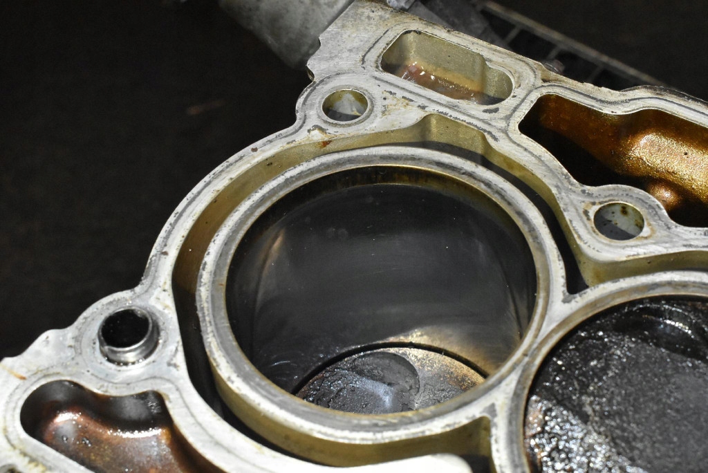 Блок низ  двигателя wał mbgu30 peugeot 207 1 1 1.6 vti 120km 06-09 с Разборки