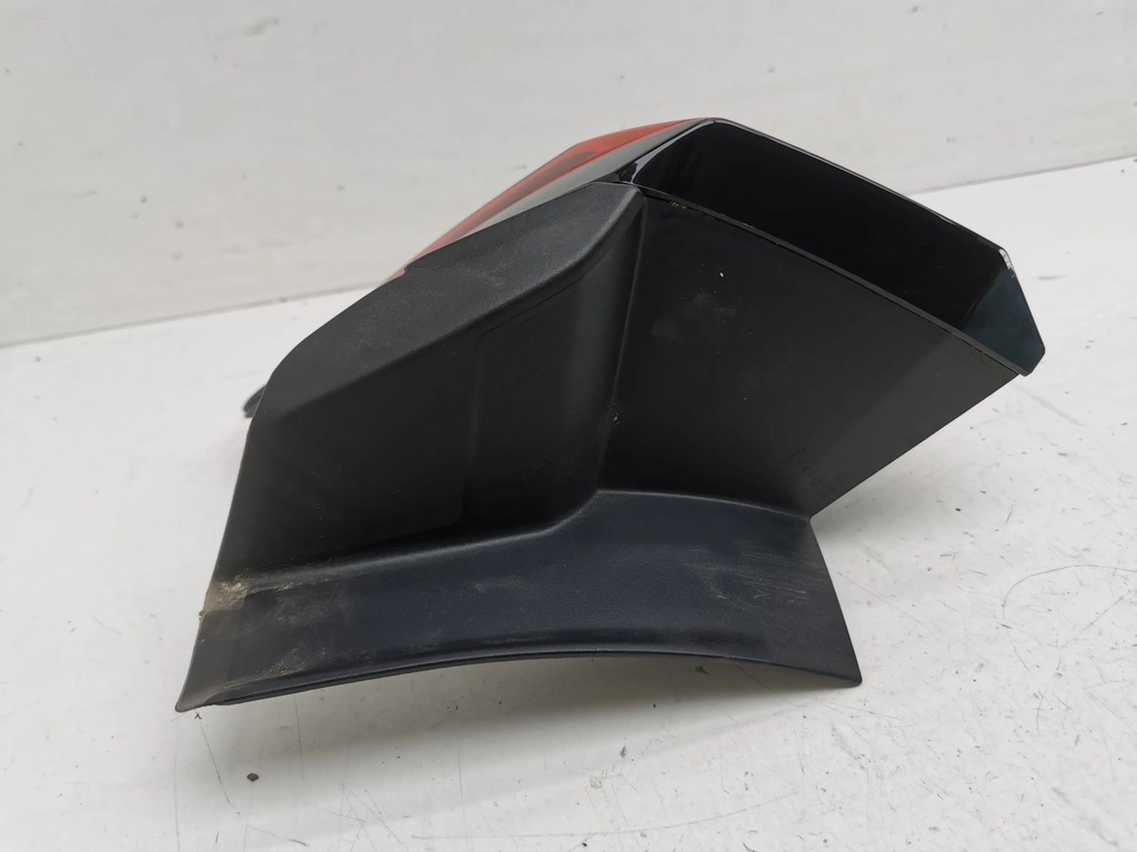 фото №6, Peugeot 3008 ii 2018 правая сторона лампы задние