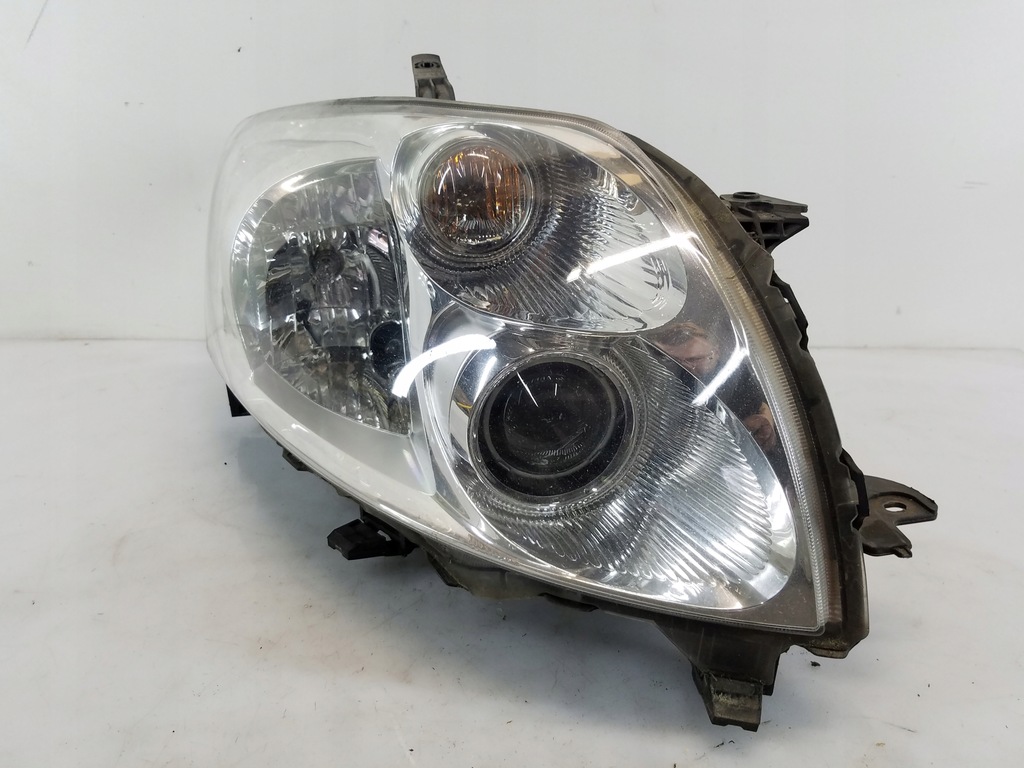 фото №9, Лампа перед toyota auris i e15