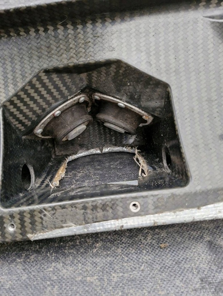 фото №7, Підрамник передні bugatti chiron 90001376