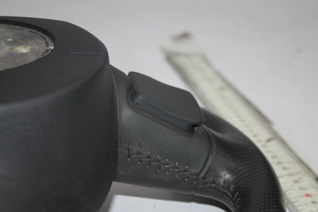 фото №8, Воздуховод кожа czarna лепестки переключения audi a3 8p ładna