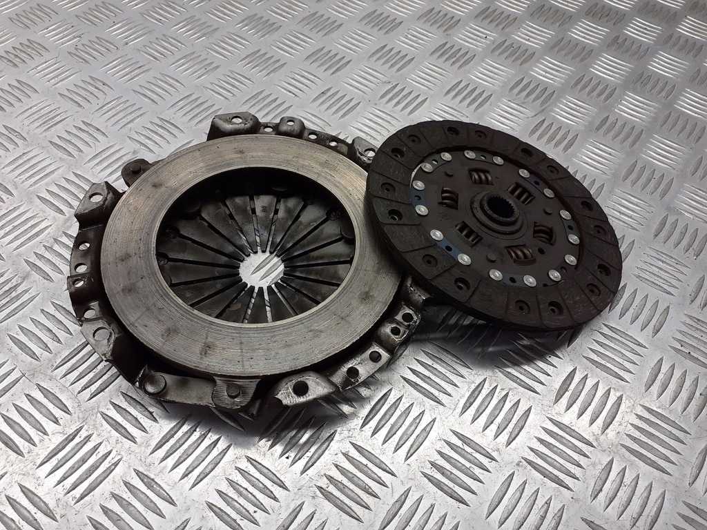 фото №1, Прижим сцепления с диск mitsubishi space star 1.6