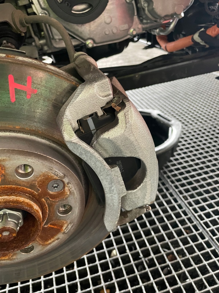 фото №6, Renault captur ii 1.6 e-tech гибрид правая ступица амортизатор поворотный кулак