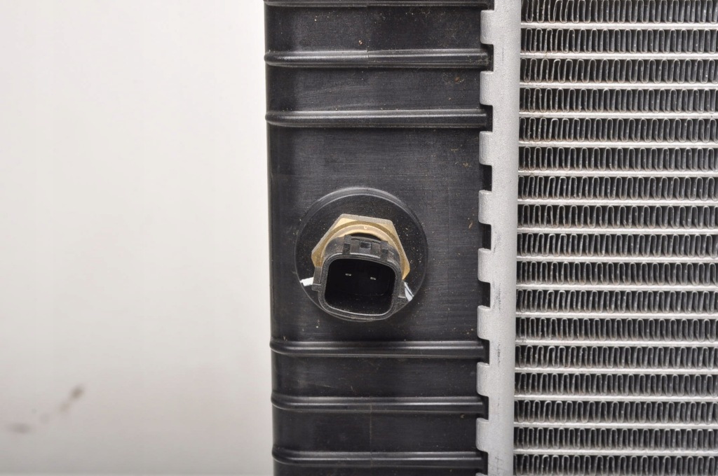 Nissan x-trail iv t33 1.5 vc-t e-power 204km радіатор води Зі Шроту