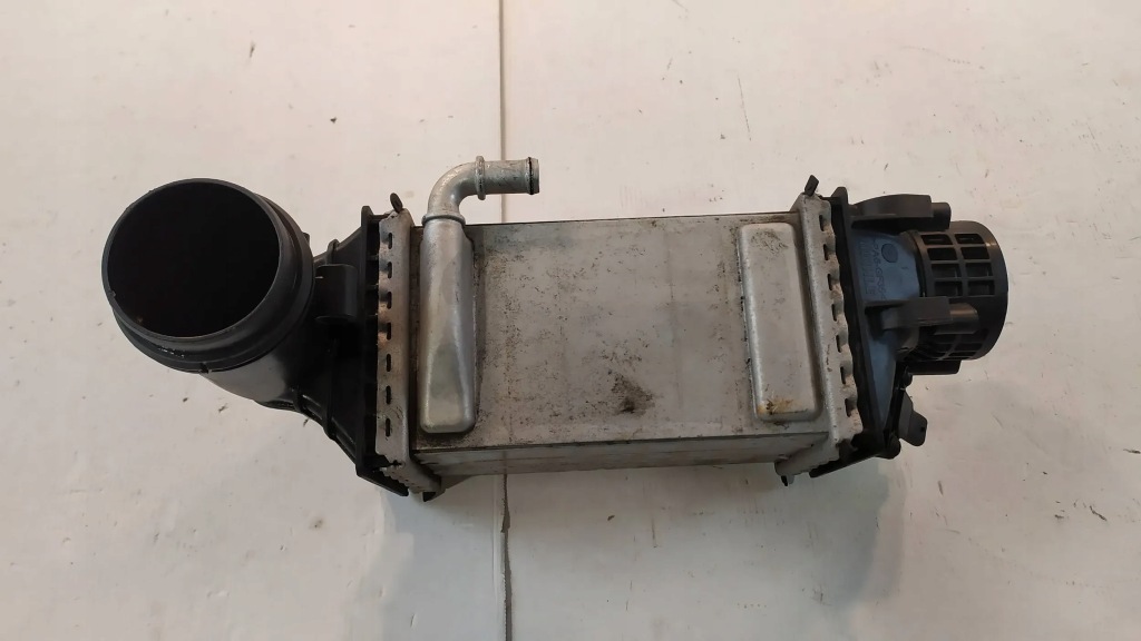 Радиатор интеркулер vw golf viii в Украине