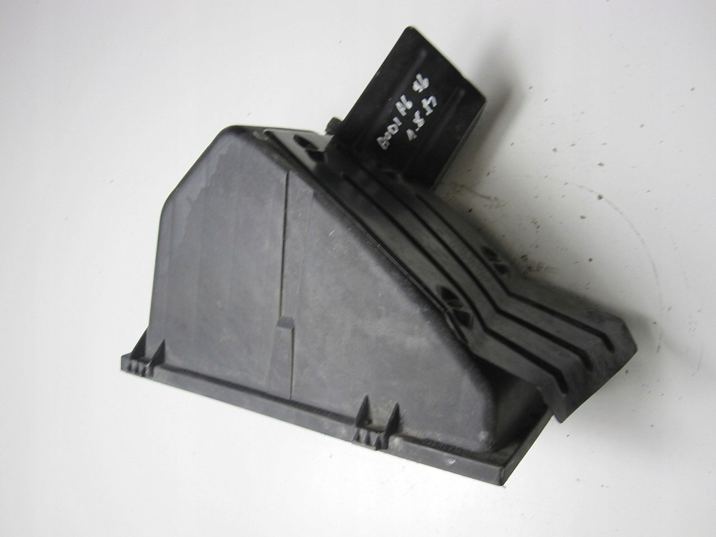 фото №1, Корпус фильтра воздуха audi a6 c4 1.8 96r