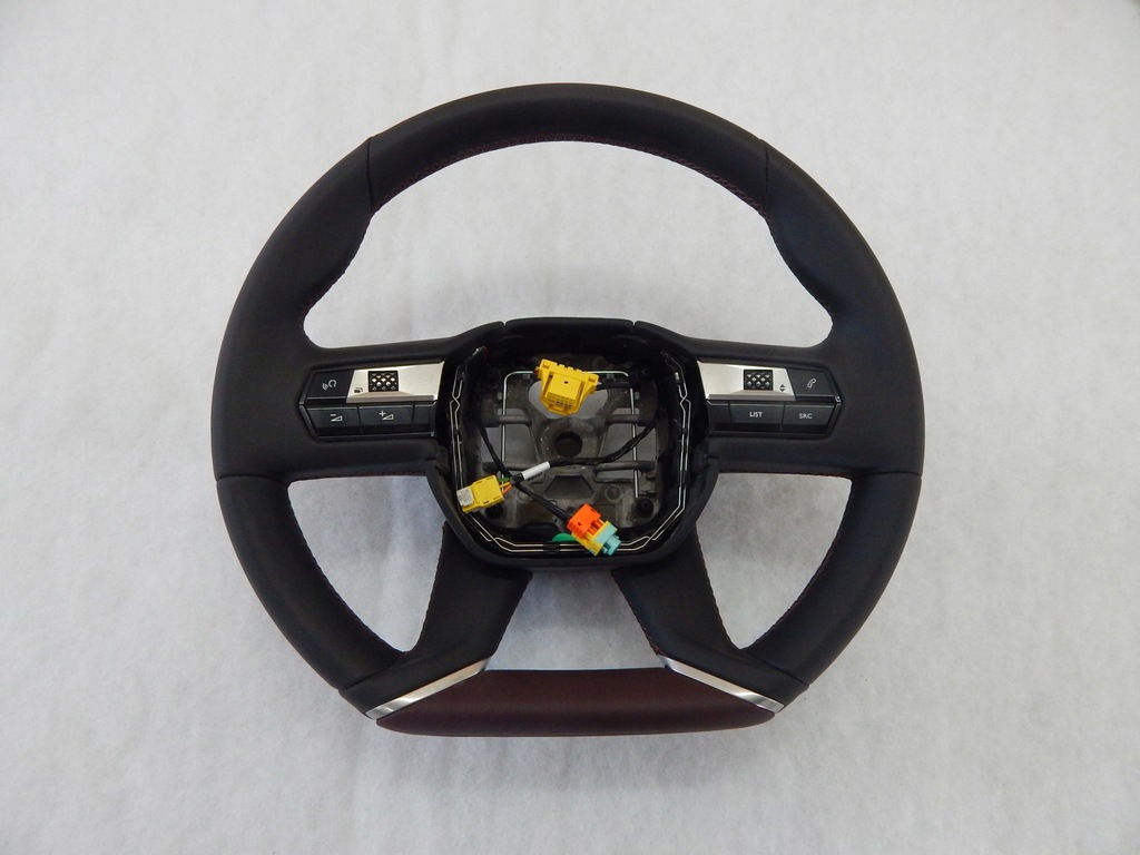 фото №1, Citroen ds7 - воздуховод кожа oryg