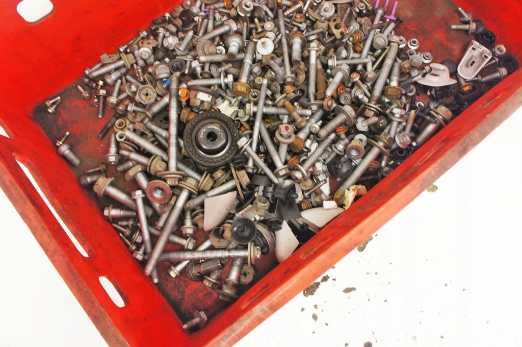 Ue353 dacia sandero 3 болты прокладки гайки 9.5kg комплект в Украине