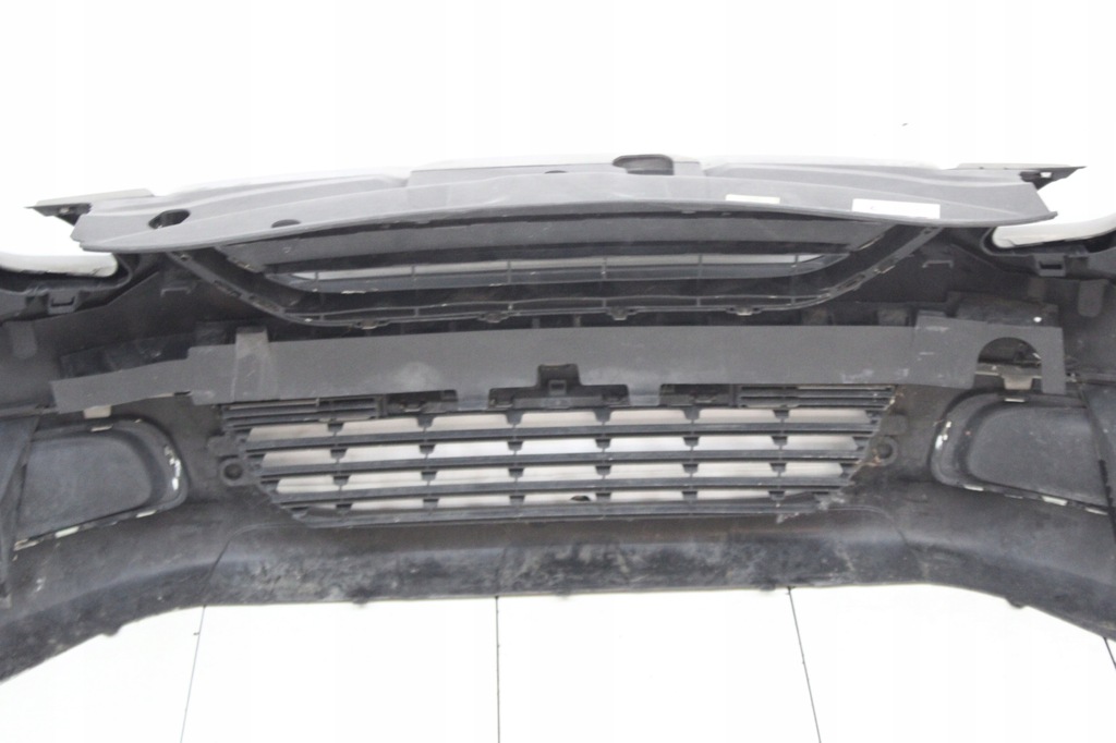 фото №13, Peugeot 2008 i 13r- бампер перед передній kcl