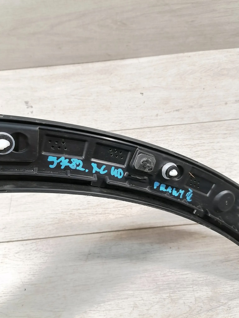 фото №8, Volvo xc40 молдинг крыло правый задняя 32314918