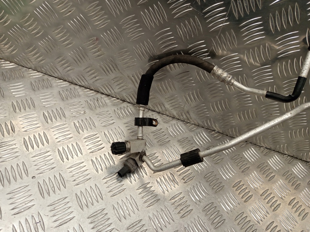 Bmw f20 f21 f30 f82 f83 шланг патрубок труба кондиціонера 9212236 Київ