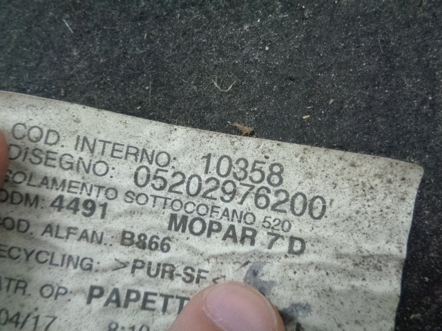 фото №4, Шумоизоляция капот jeep renegade 1.4 multiair механическая коробка передач przed lift 2017 rok