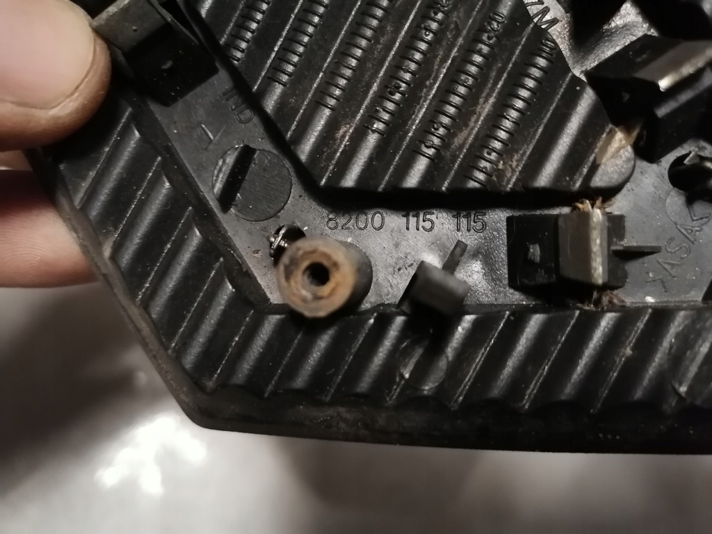 фото №3, Значок эмблема renault scenic ii 8200115115