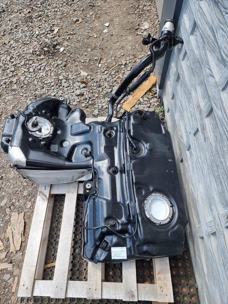 фото №9, Audi c7 rs6 бак пального kompletny 4g0201021