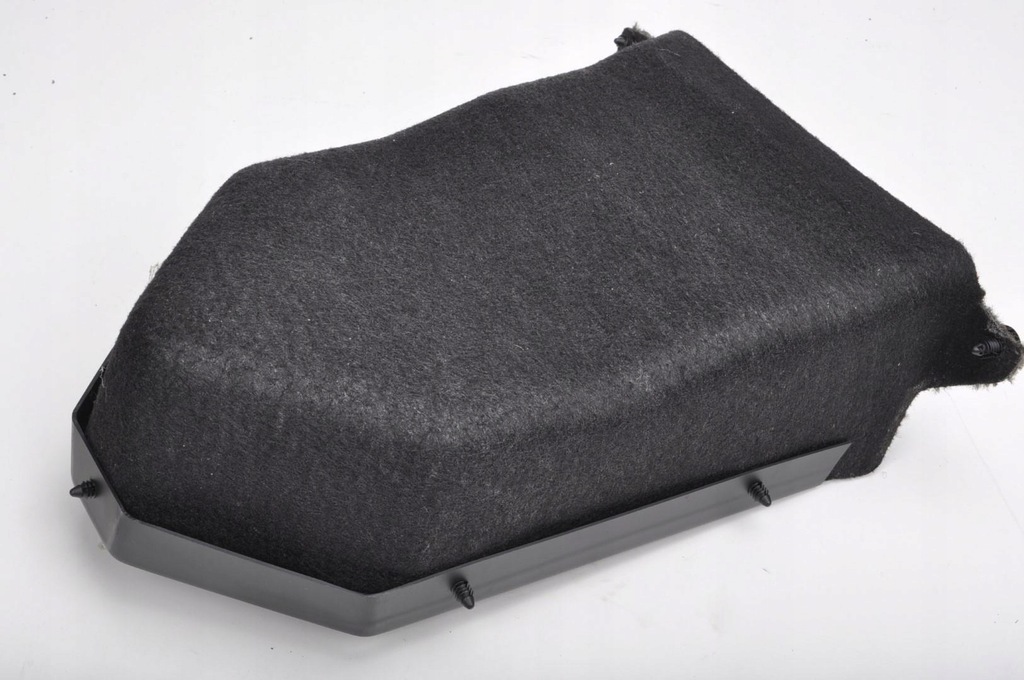 фото №6, Aston martin db11 обшивка багажника задний пластик