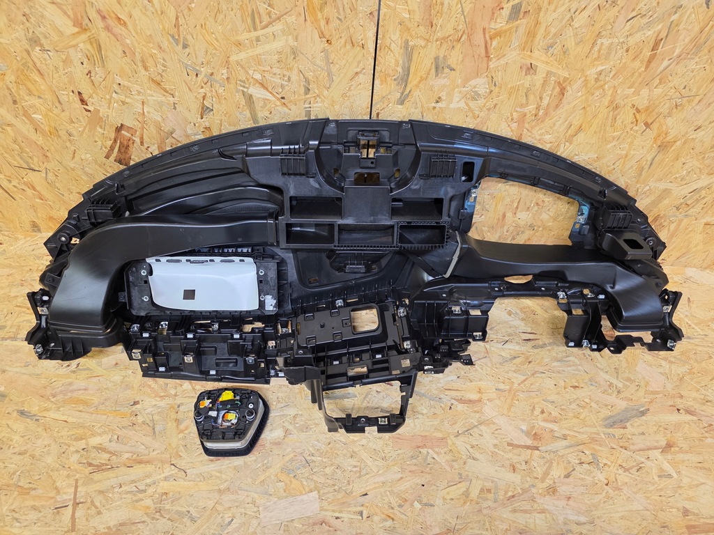 фото №8, Audi e tron gt консоль приборная панель подушка безопасности ремни подушка подушки безопасности подушки безопасности приборная панель