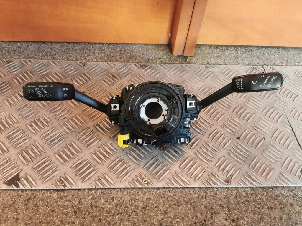 фото №1, Перемикач комбінований seat оригінальний номер 5q0953549