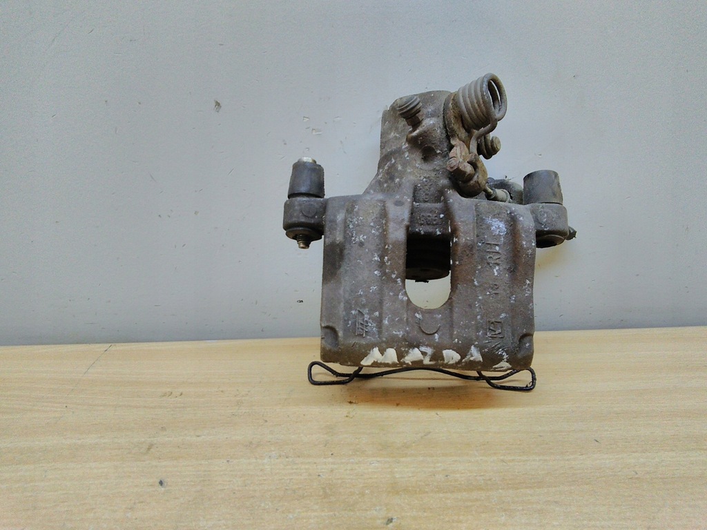 фото №1, Mazda 3 hb супорт гальмівний правий задня