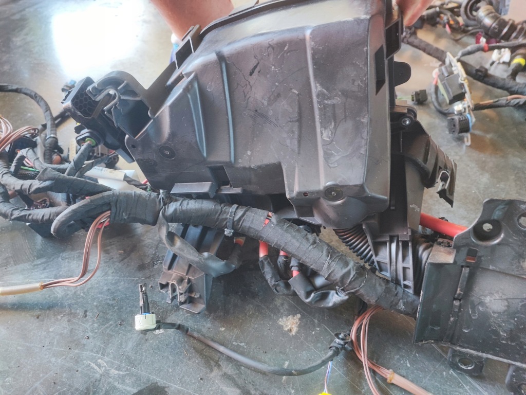 фото №8, Mercedes 45s amg w177 247 w118 електропроводка відсік двигуна