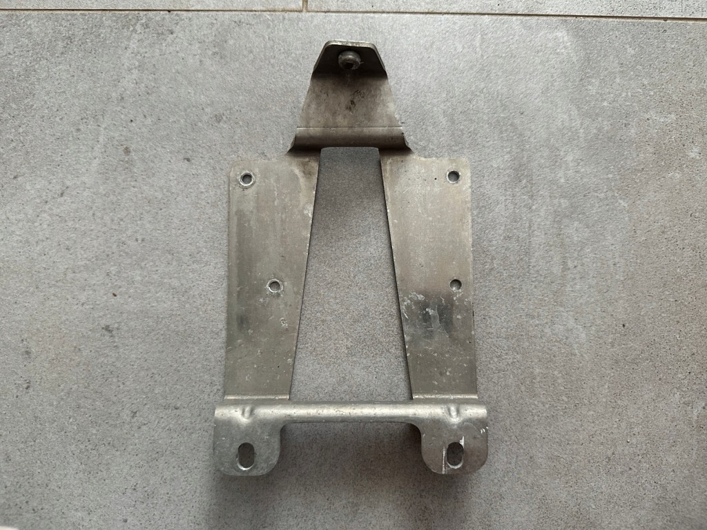 фото №1, Кронштейн радара 6775361 bmw 5 f10 f11