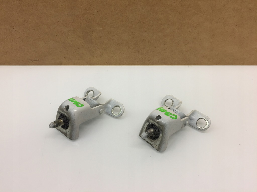 фото №1, Citroen c3 iii петля петли крышки багажника ewpb