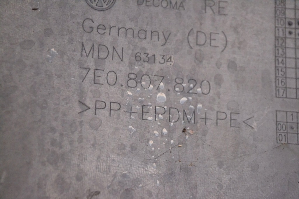 фото №6, Vw multivan v 7h 2.0 tdi 2011 rhd молдинг бампера перед правая