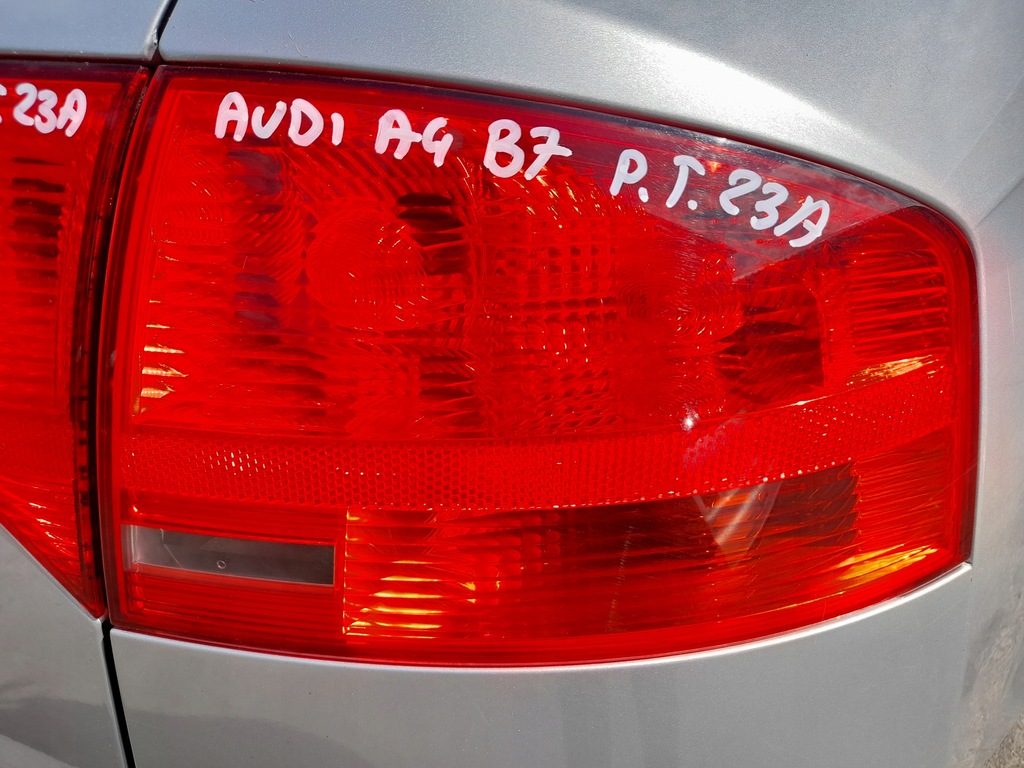 фото №9, Audi a4 b7 лампа правый задняя правая задняя крыло