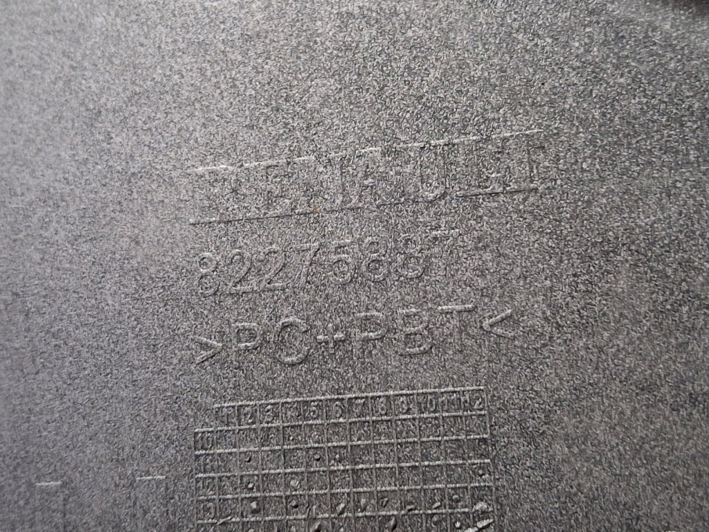 Купити Renault gama t range молдинг бампера накладка решітка радіатора 82275887