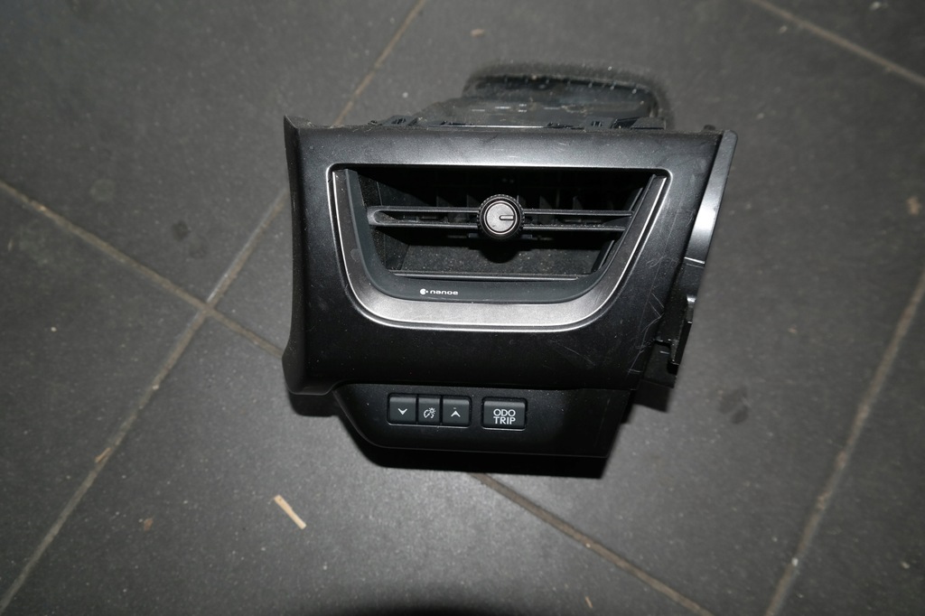 фото №1, Lexus ux решітка повітровід