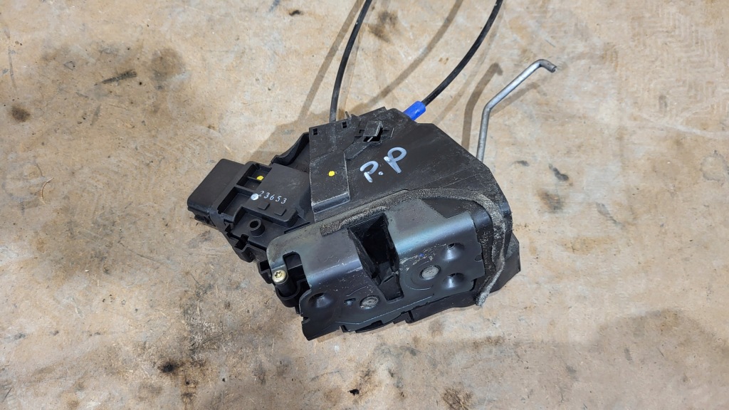 фото №1, Замок правий перед mazda 5 cr 05-10 6 pin