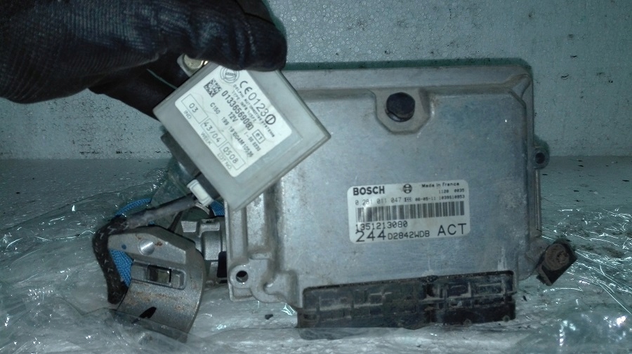 фото №1, Бортовий комп'ютер двигуна набір peugeot 01336569080