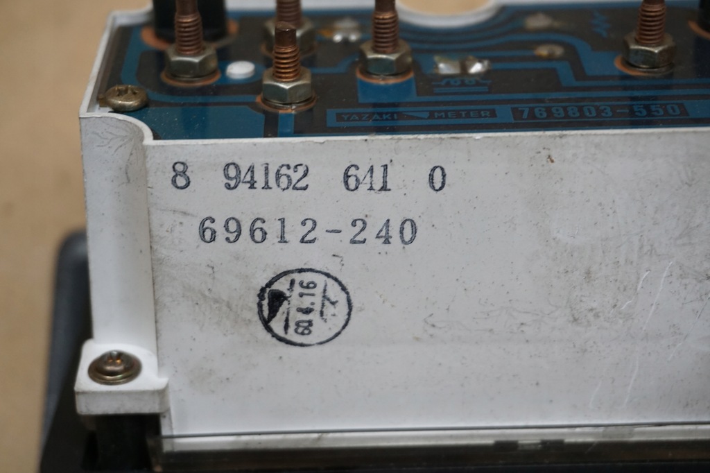 фото №11, Isuzu trooper приладова панель прилади прилади панель 84-91r