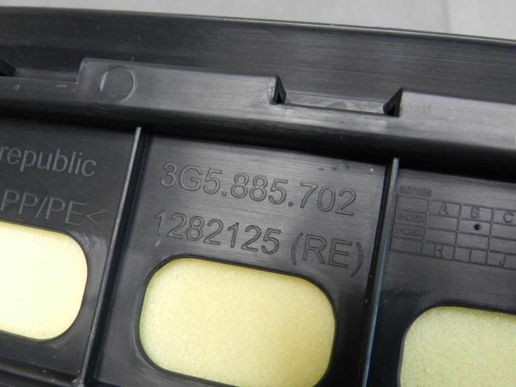 Vw passat b8 обшивка правый сиденье 3g5885702a кожа в Украине