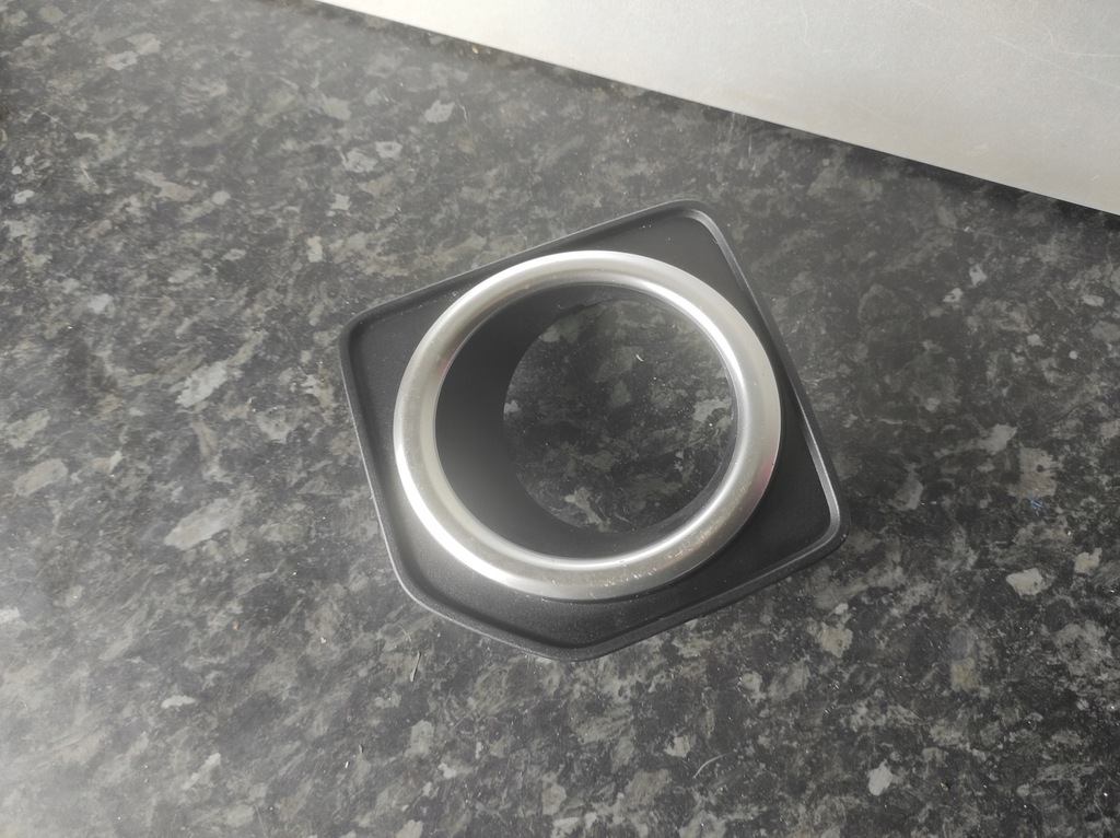 фото №1, Рамка решётка land rover freelander lr2 dh5215a245