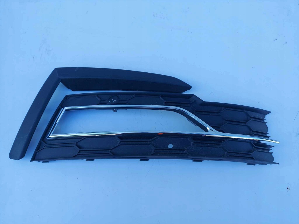 фото №1, Skoda octavia iv решётка решётка радиатора бампера правая