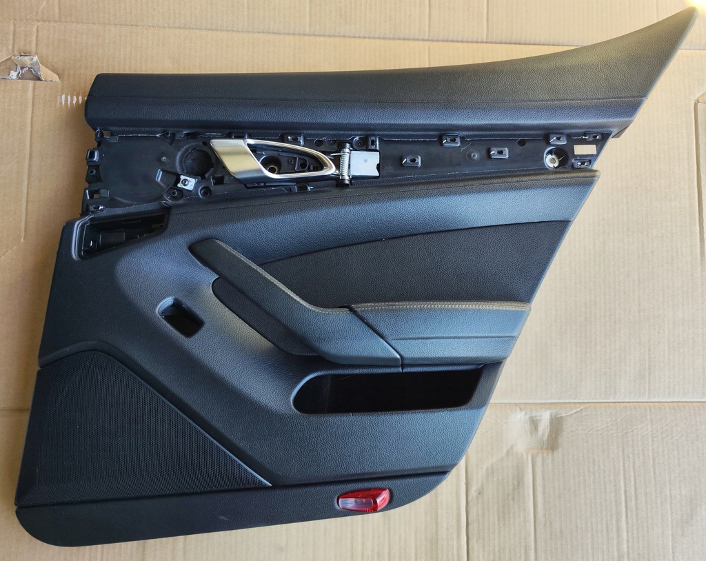 фото №1, Обшивка двері правий задня porsche panamera 970