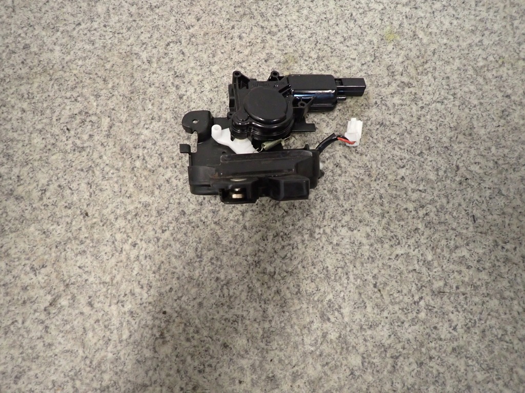 фото №4, Mazda 3 mazda3 bk 03-08 замок крышки задний sedan