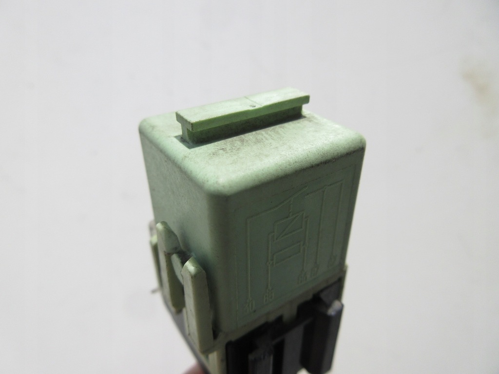 фото №3, Реле bmw e46 e87 e60 e70 e90 8373700 + штекер