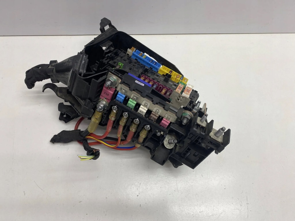 Mercedes gla x156 2016 1.5 dci клемма модуль аккумулятор a2465401850 Недорого